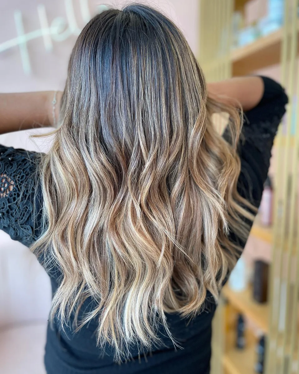 Rubio con ondas suaves
